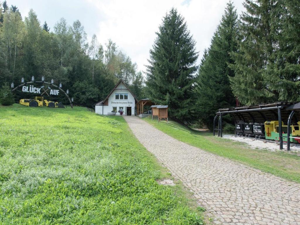 Ferienwohnung Ripa Erzgebirge In Schwarzenberg 施瓦岑贝格 外观 照片