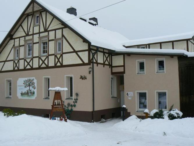 Ferienwohnung Ripa Erzgebirge In Schwarzenberg 施瓦岑贝格 外观 照片