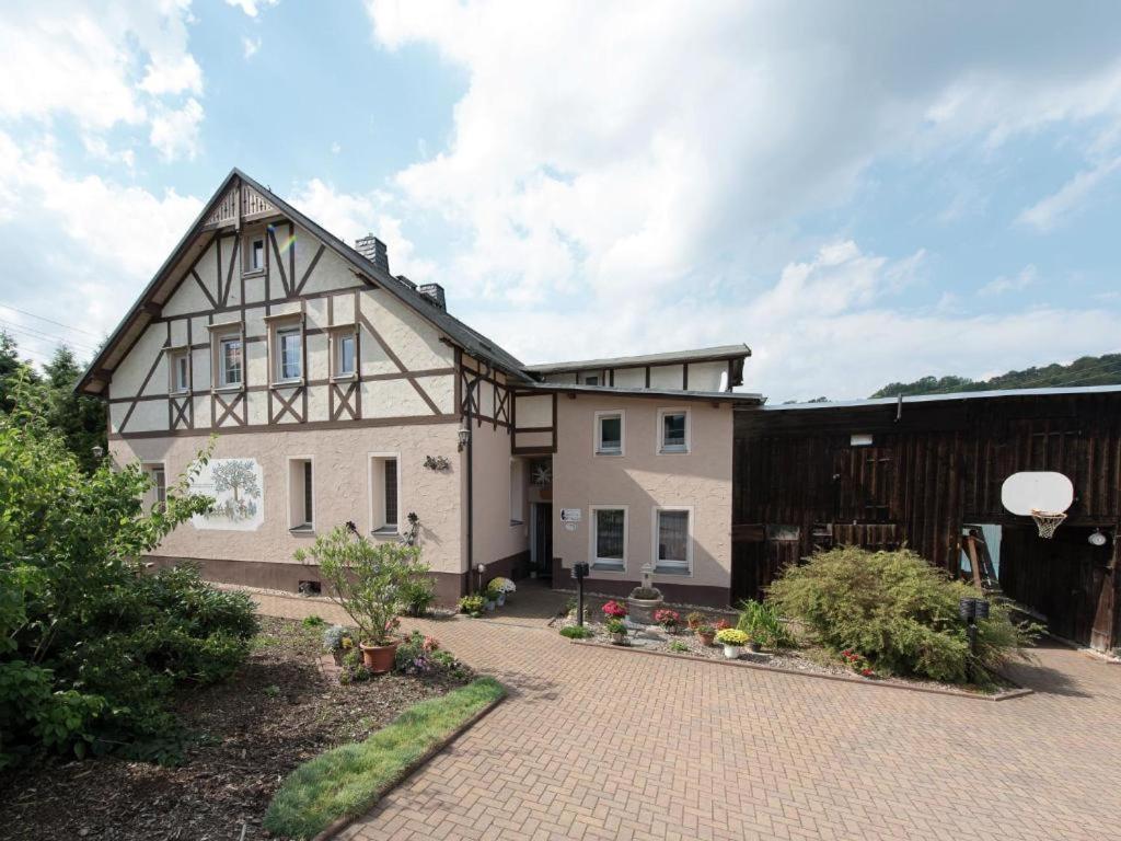 Ferienwohnung Ripa Erzgebirge In Schwarzenberg 施瓦岑贝格 外观 照片